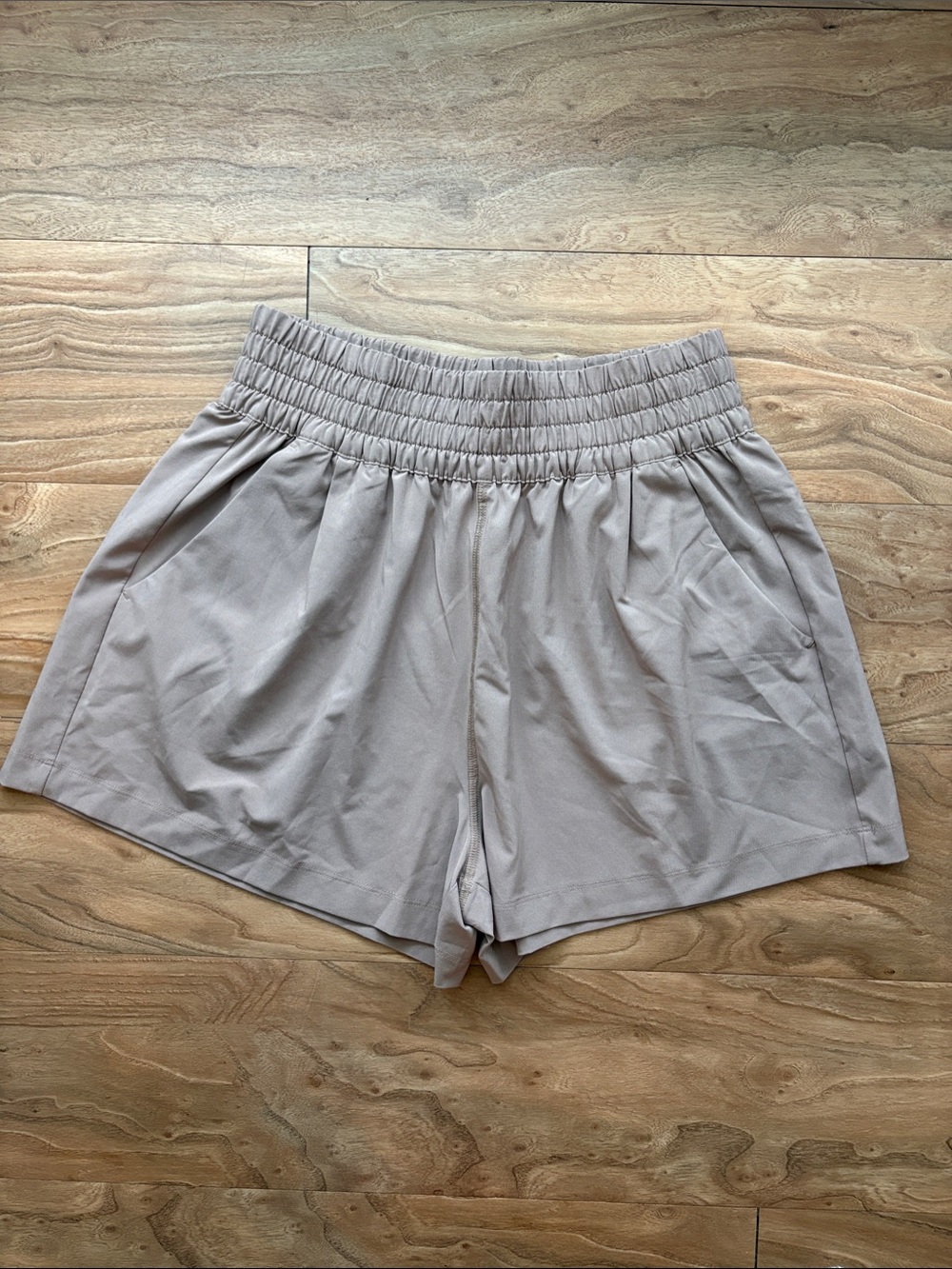 Vuori Villa Shorts in Sorrel Brown